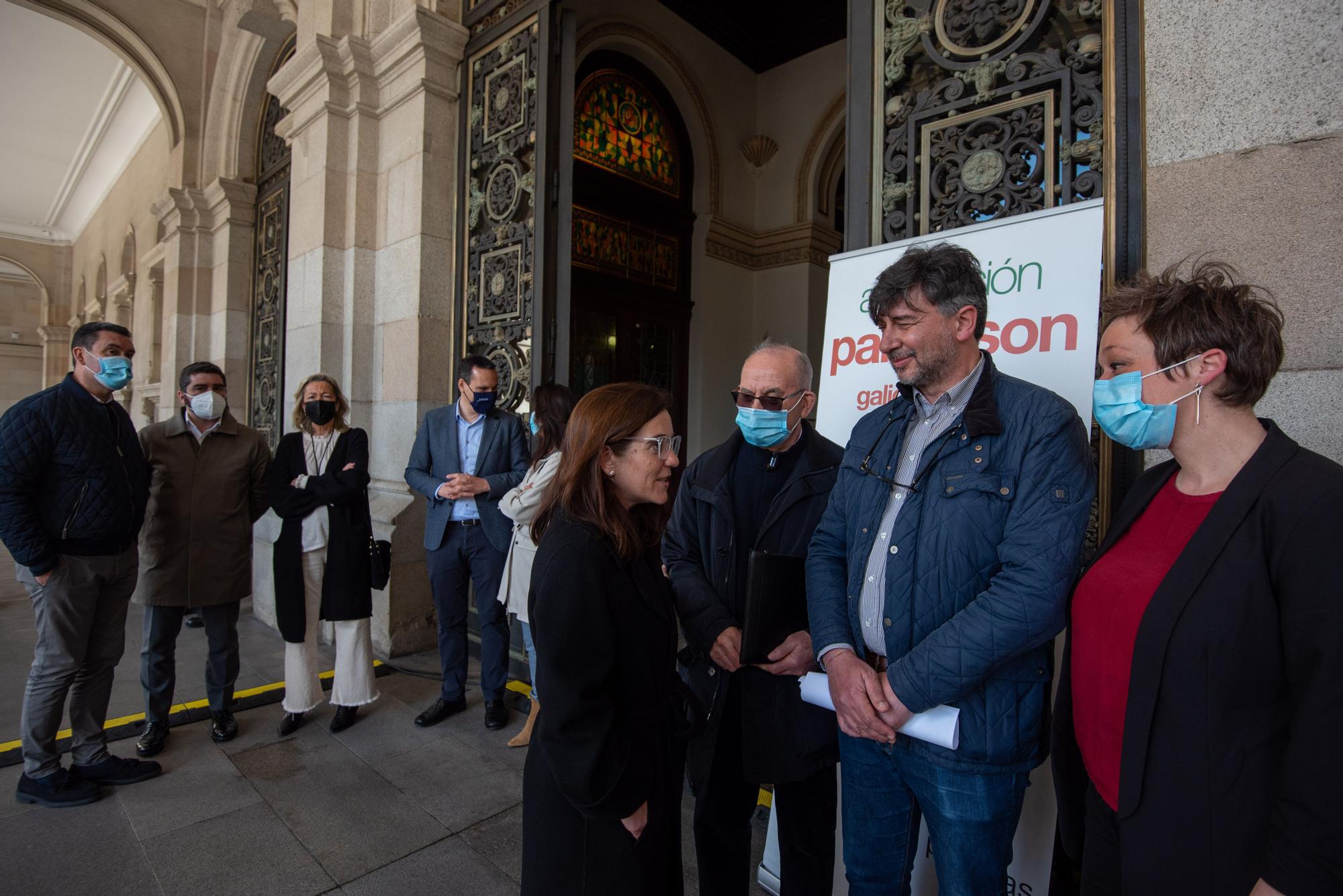 Lectura de un manifiesto en María Pita por el Día Mundial del Párkinson