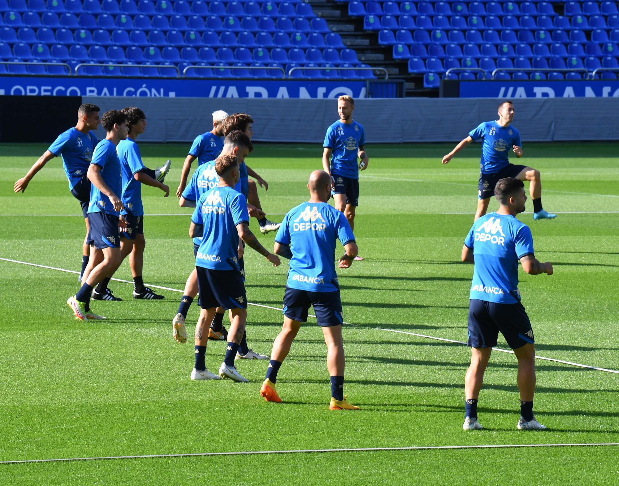 Sin partido con el DUX, el Deportivo se entrena en Riazor