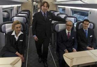 El AVE entre Barcelona y Madrid sigue por detrás del avión al cumplir tres años
