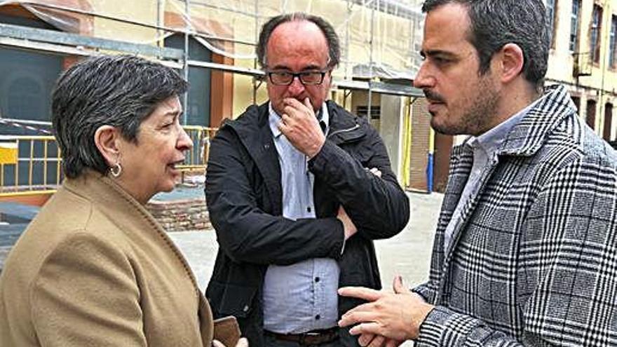 Visita de la delegada del Govern espanyol, Teresa Cunillera, a Can Sedó, amb l&#039;alcalde Eduard Ribas