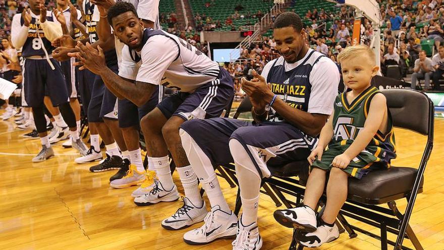 Un niño de 5 años con cáncer cumple su sueño de jugar con los Utah Jazz