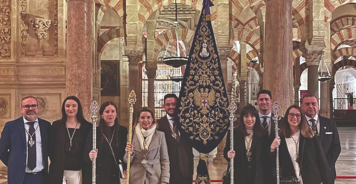 Más presencia de mujeres en la Semana Santa cordobesa: la Hermandad del Rescatado tiene una Hermana Mayor, Inmaculada de Lara, y varias mujeres en la directiva.