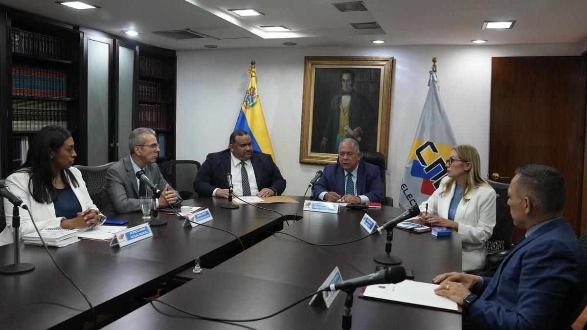 Un alto cargo del Consejo Nacional Electoral de Venezuela reconoce irregularidades en las elecciones