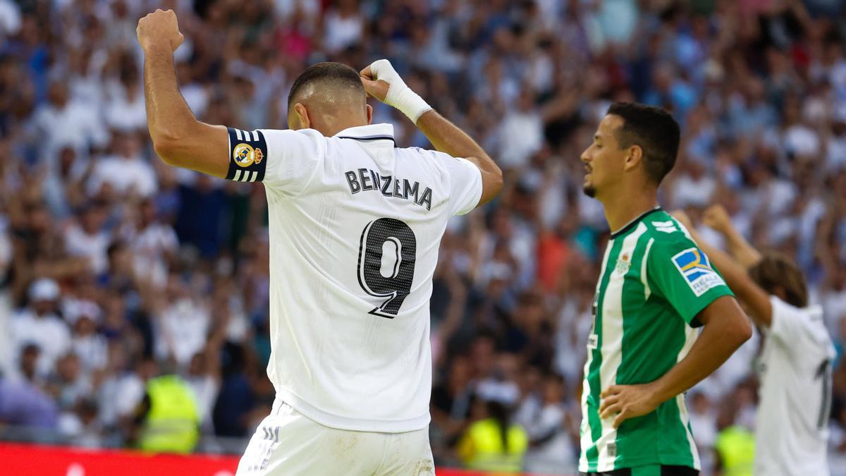 Karim Benzema (86 goles en 142 partidos) celebra uno de los tantos del Real Madrid al Betis.