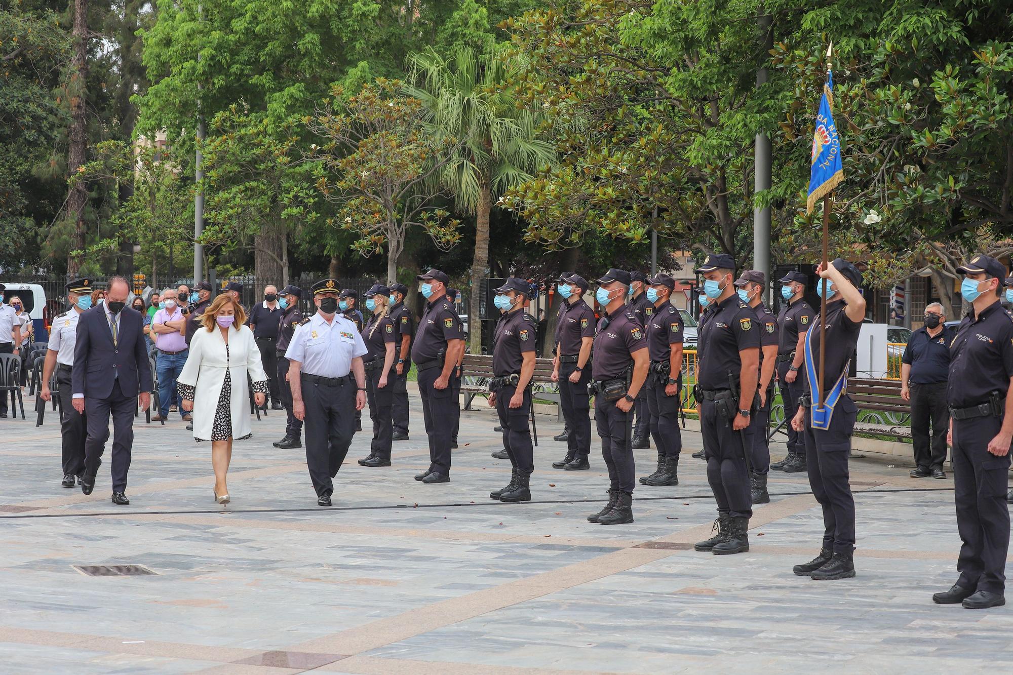 Ceremonia de entrega del bastón de mando  al inspector jefe de la Comisaría de la  Policía Nacional de Orihuela