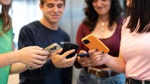 "La generació Z estem molt preparats acadèmicament, però molt poc per la vida"