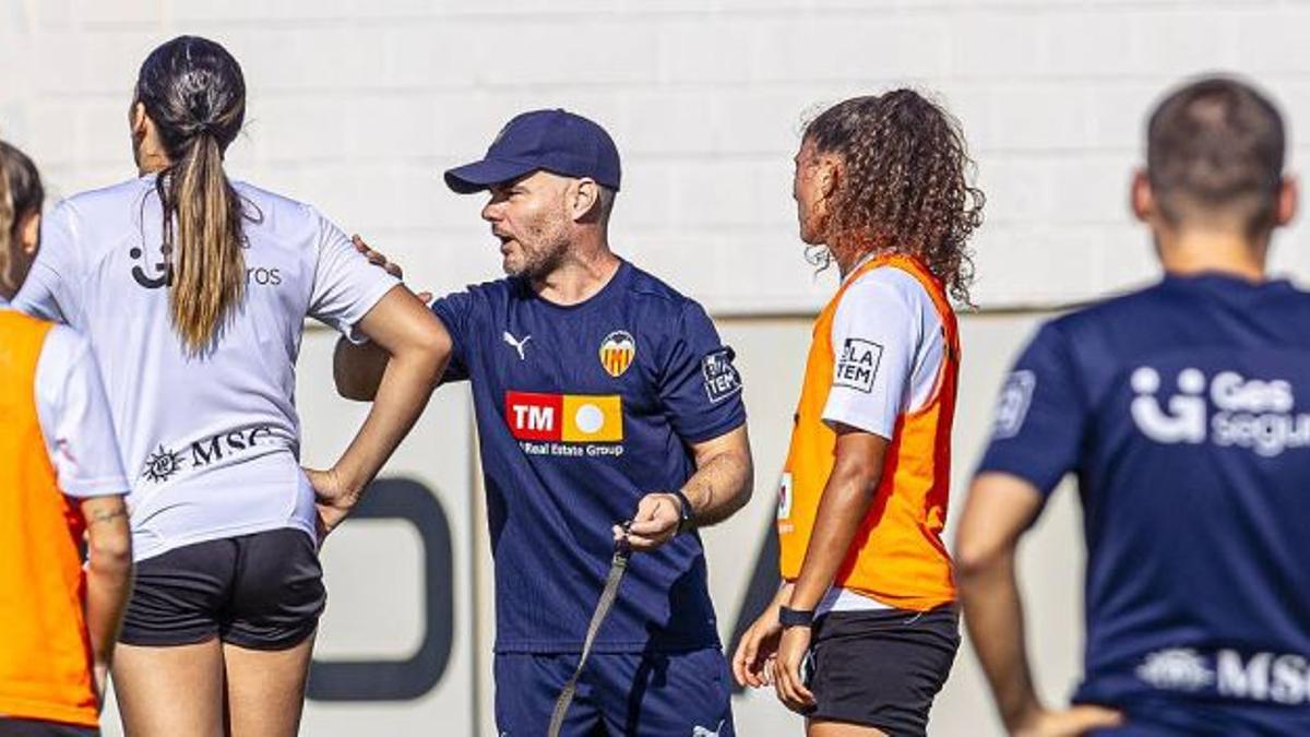 El Valencia Femenino arranca andadura con nuevo técnico