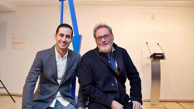 El alcalde de Mislata, Carlos Fernández Bielsa, y el artista Miquel Navarro. | LEVANTE-EMV
