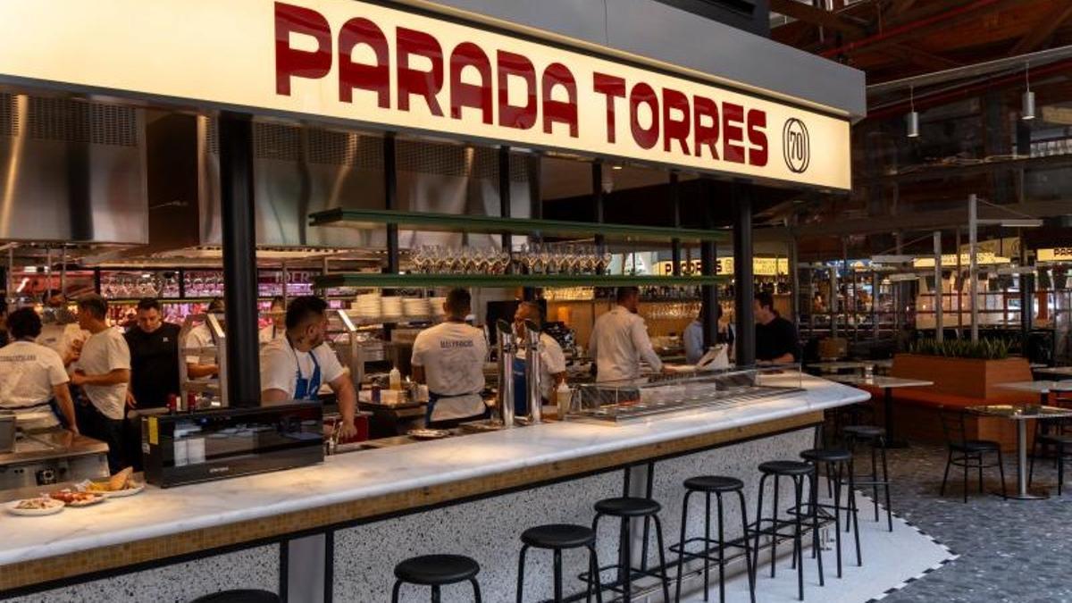 La barra de Parada Torres, en el mercado de Santa Caterina.