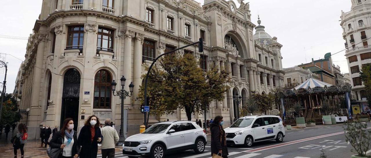 El edificio que albergaba la sede de Correos en Valéncia, adquirido por el Consell.