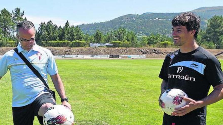 Mario Bermejo, a la derecha, con Miguel Torrecilla, en 2011, en la localidad lusa de Melgaço.