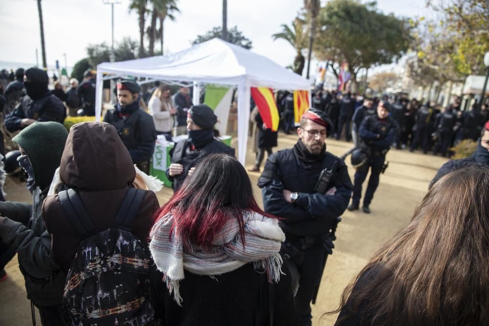 Enfrontament a Blanes entre antifeixistes i simpatitzants de Vox a Blanes