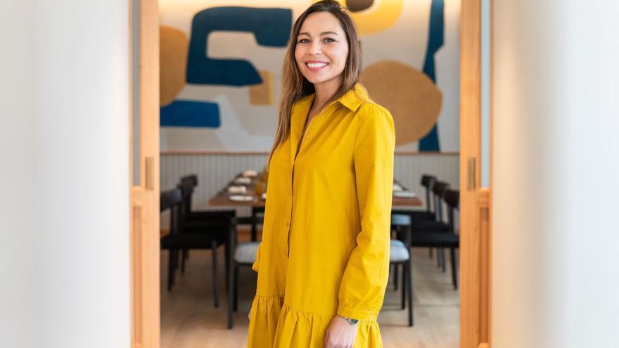 La directora del hotel Kimpton Los Monteros, Merry Antoja, en el interior del establecimiento de cinco estrellas gran lujo. | L.O.
