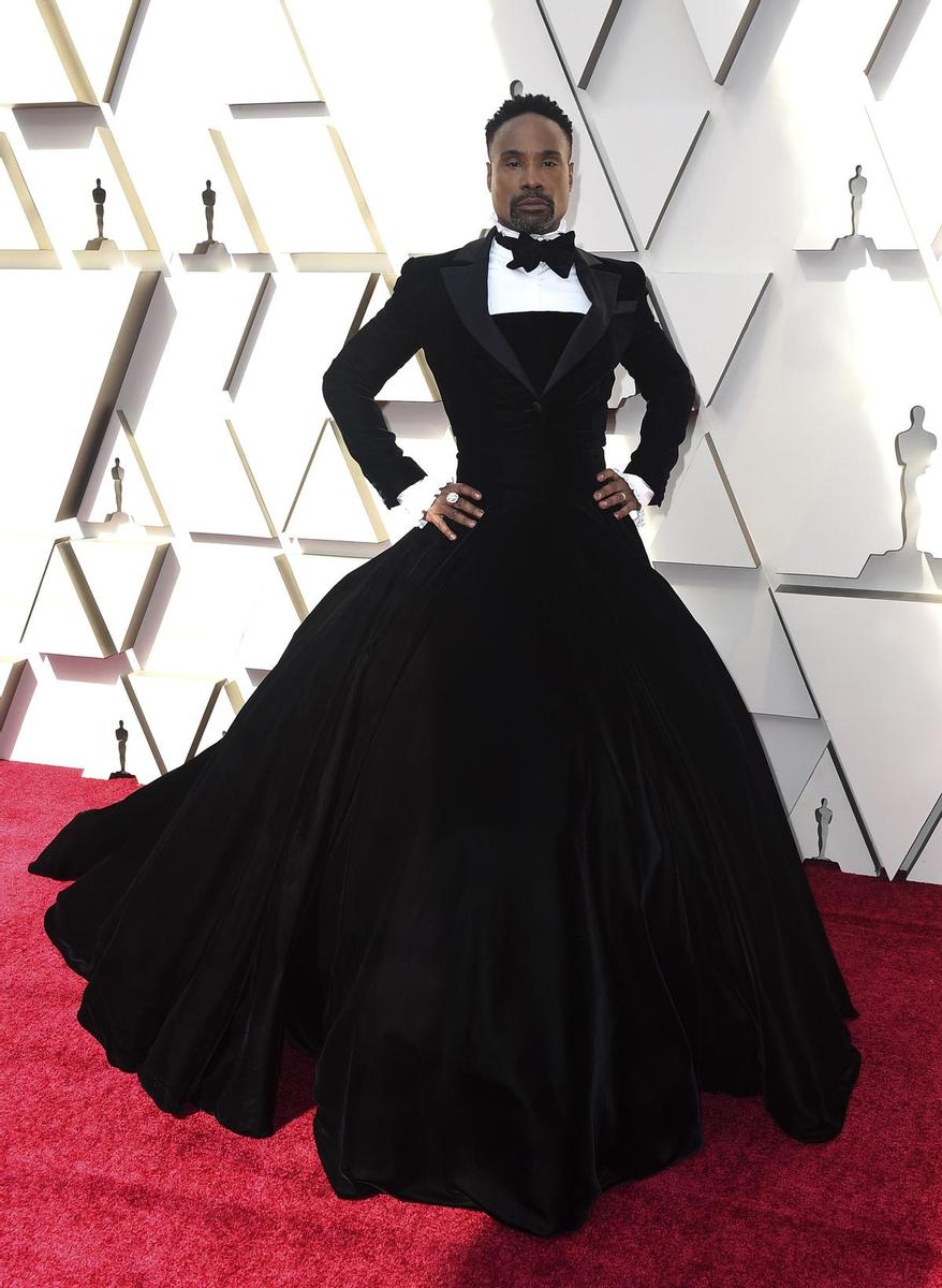 Billy Porter con vestido negro en los Premios Oscar 2019