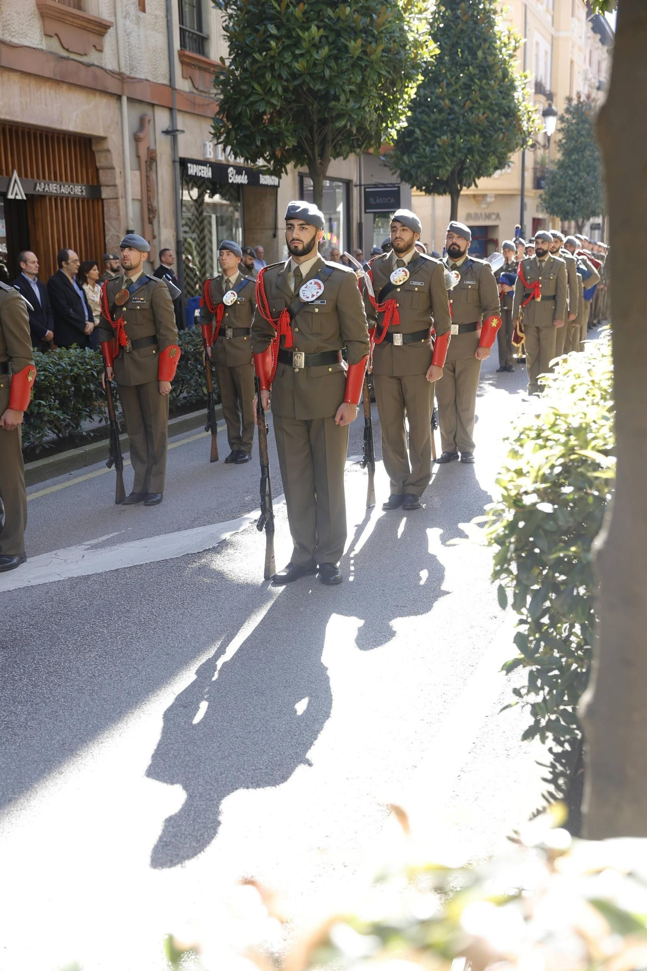 Parada militar en Oviedo para homenajear al Cabo Noval