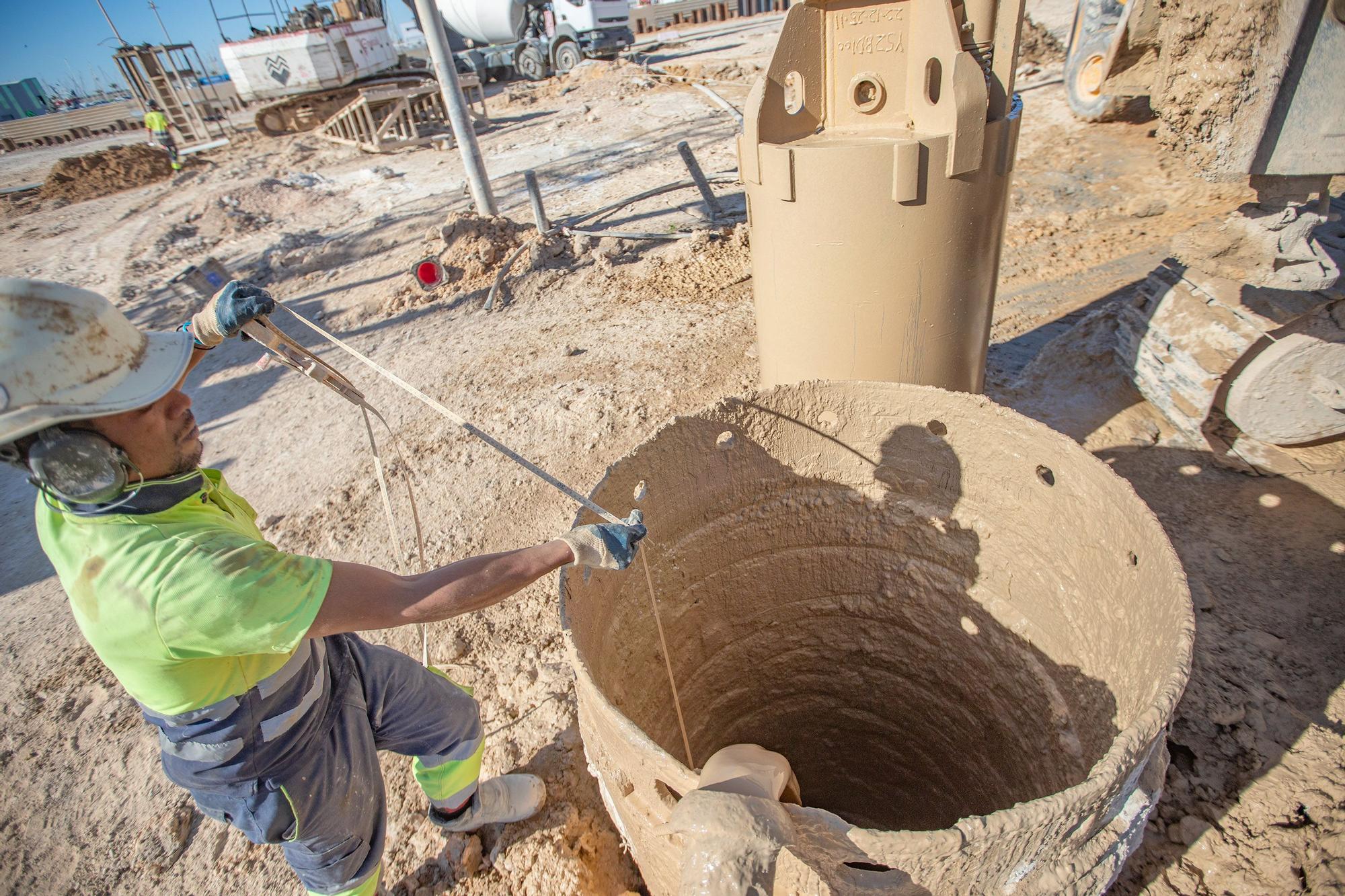 Obras de bombeo del nuevo puerto de Torrevieja