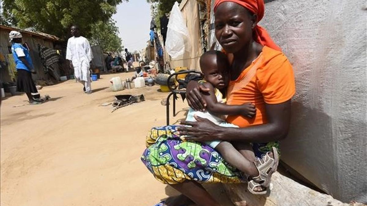 boko haram una madre y un niño en el campo de refugiados en Maiduguri  Nigeria