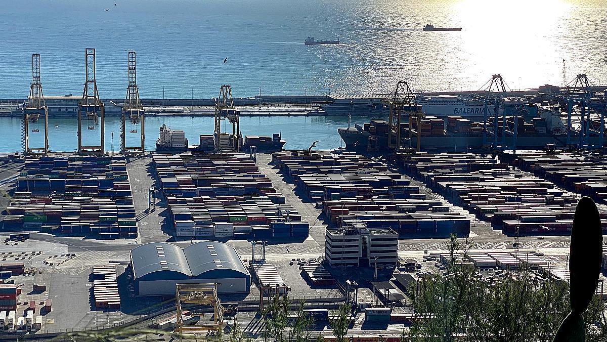 El trànsit de contenidors al port de Barcelona va pujar el 29,5% fins a l’abril i el 8,5% més que el 2019