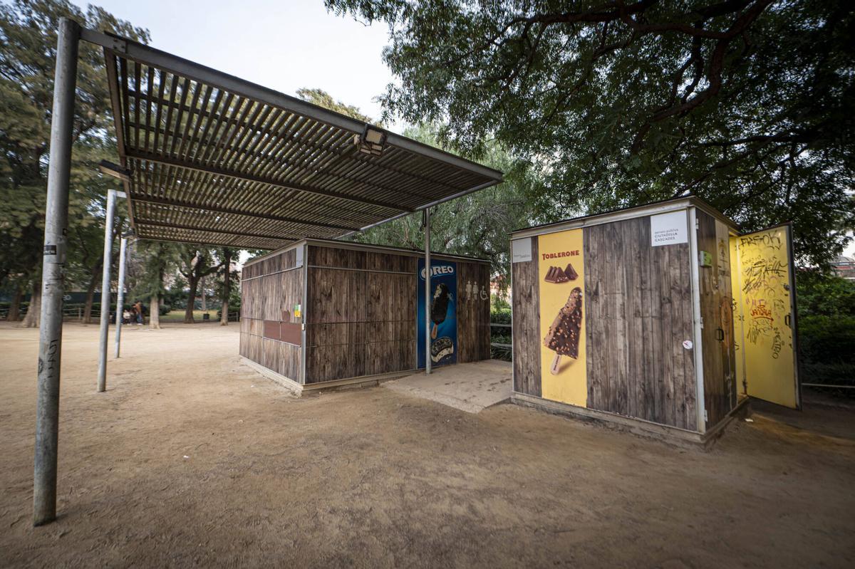 Barcelona, 14/01/2026 Barcelona. Los chiringuitos del Parque de la Ciutadella de Barcelona permanecen cerrados a la espera de que el Ayuntamiento convoque un nuevo concurso público para adjudicar su gestión. El último concesionario fue Enric Amatller, quien explotó estos espacios hasta la finalización de la concesión. Palabras clave: chiringuitos de la Ciutadella, Parque de la Ciutadella, Barcelona, concesión administrativa, concurso público, Enric Amatller, Ayuntamiento de Barcelona, restauración, espacio público, gestión municipal, ocio urbano. AUTOR: MANU MITRU