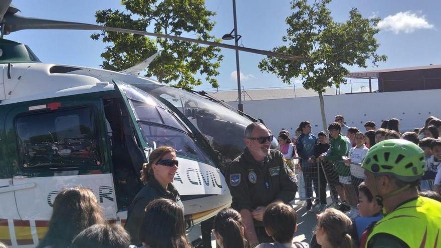 Cientos de escolares y vecinos conocen el trabajo de la Guardia Civil en Pozoblanco