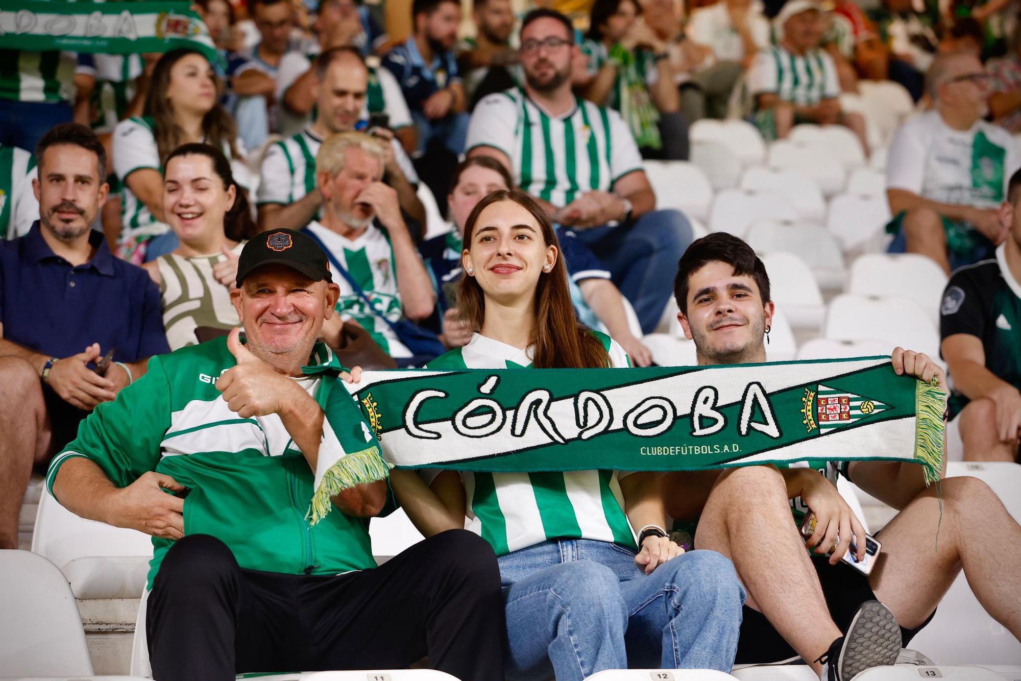 Córdoba CF-Cultural Leonesa | Las imágenes de la afición en El Arcángel