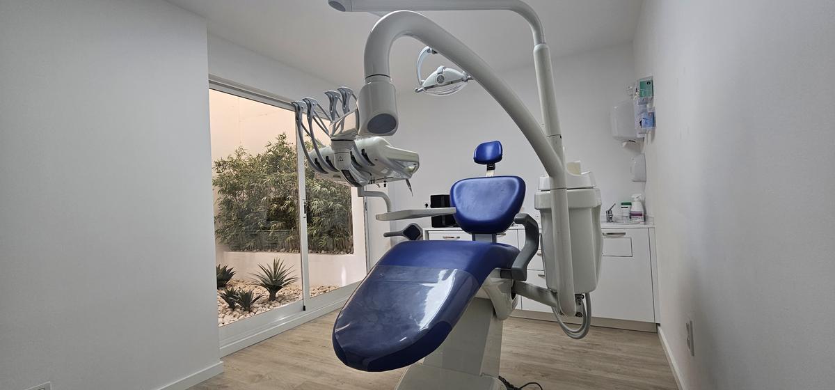 La clínica odontológica del doctor Luis Senís cuenta con el mejor equipo de profesionales.