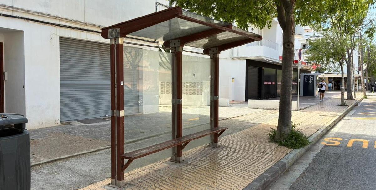 ¿Es aquí la parada? | G. SÁEZ