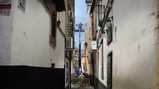 Empieza el derribo de casas en ruina en el centro de Plasencia