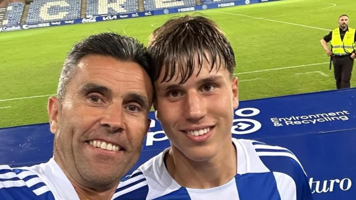 Davinchi, con su padre, David Cordón, durante su etapa en el Recreativo de Huelva.