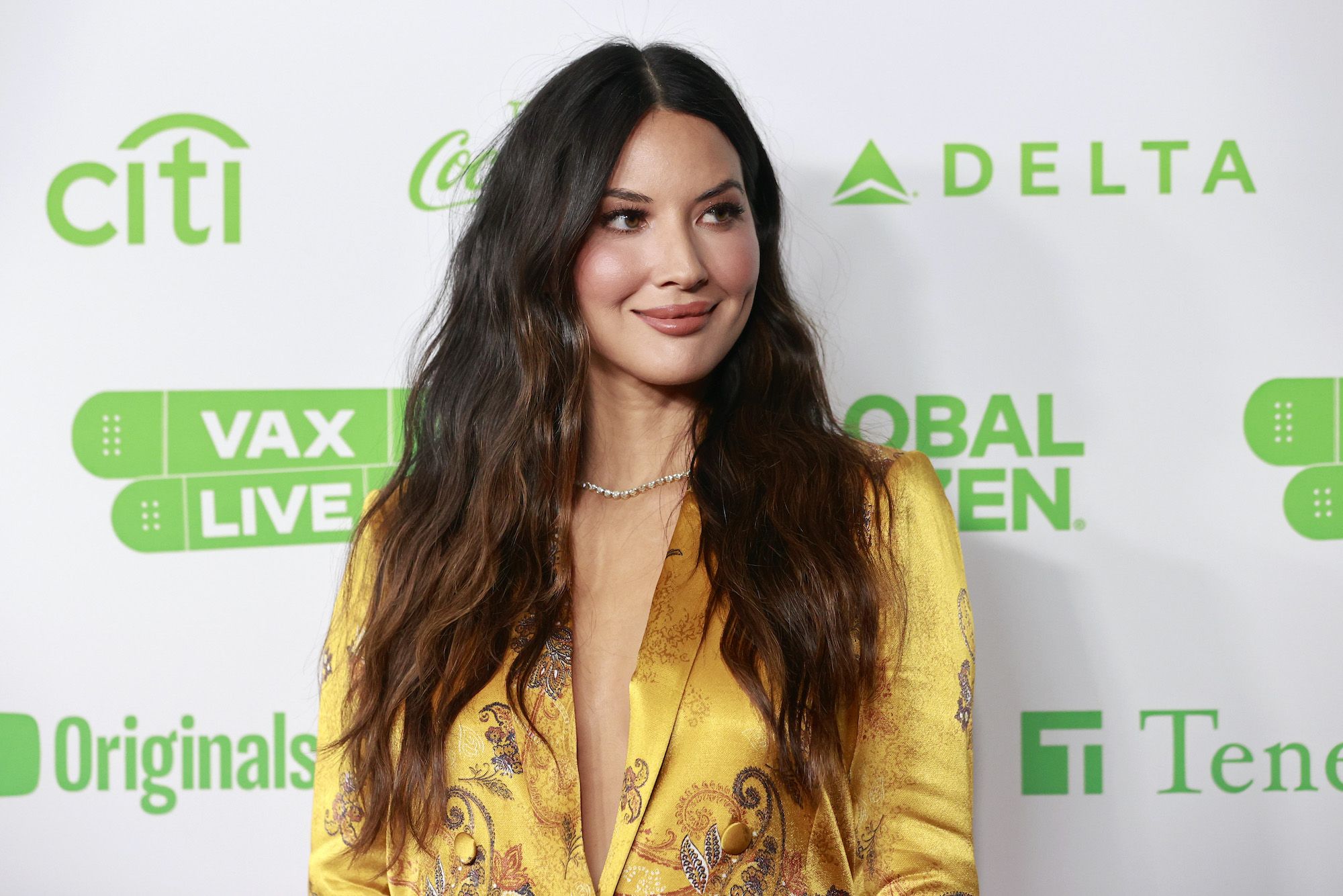 Olivia Munn con mechas para morenas