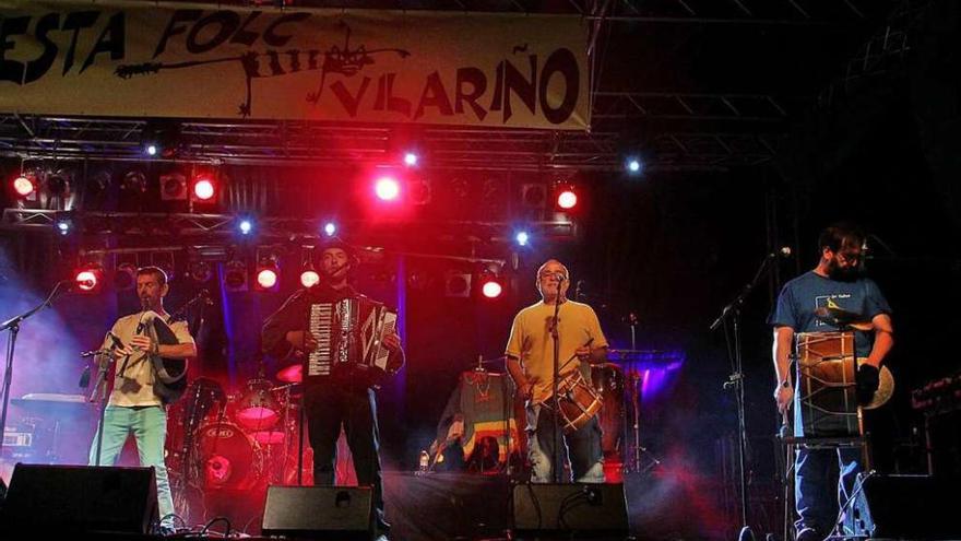 Unha das actuacións da Festa Folc de Vilariño da pasada edición. // Santos Álvarez