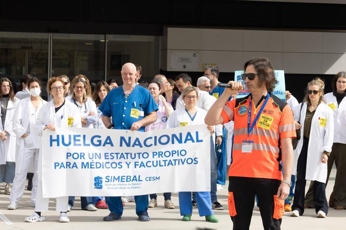 Imagen de la protesta de los médicos el pasado mes de marzo en Can Misses.