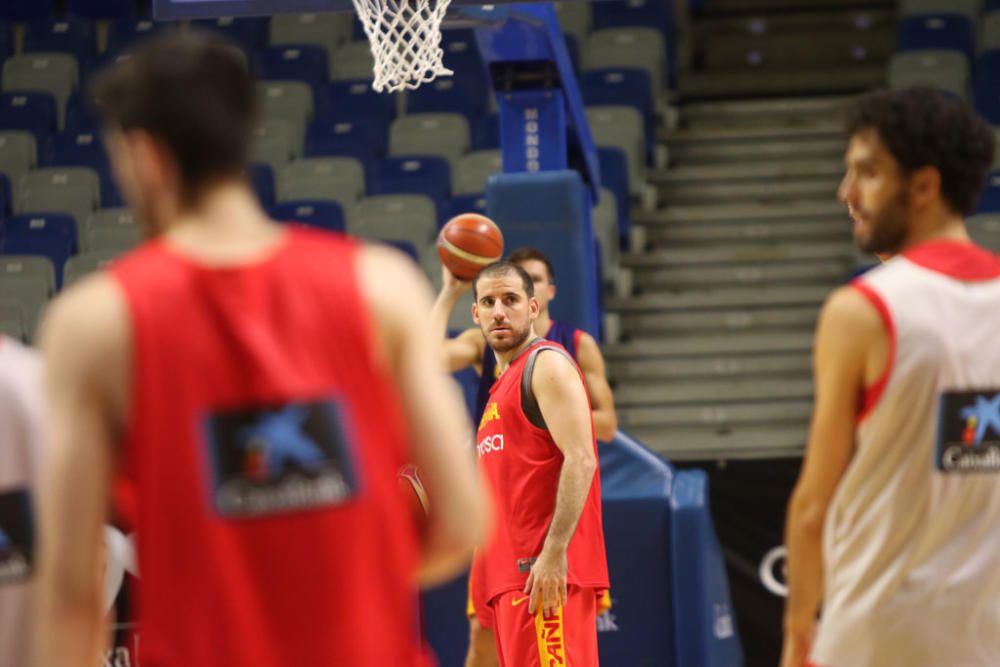 El equipo nacional aterrizó en Málaga al mediodía y por la tarde se entrenó en el Martín Carpena, con el flamante debutante Alberto Díaz y una gran representación del básket malagueño