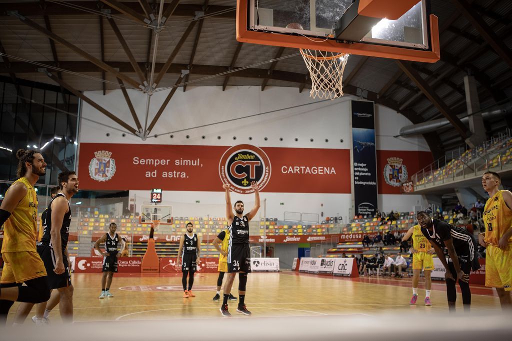 Todas las imágenes del encuentro del FC Cartagena CB ante el Herbalife Gran Canaria