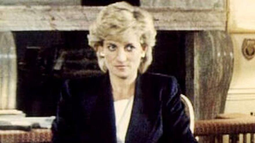 Lady Di, en la entrevista con la BBC en 1995. | LNE