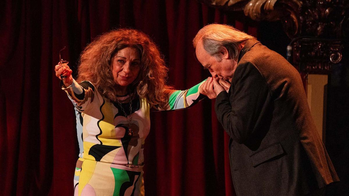 Lolita: Serrat es uno de los poetas de este siglo, "un referente y un hermano mayor"