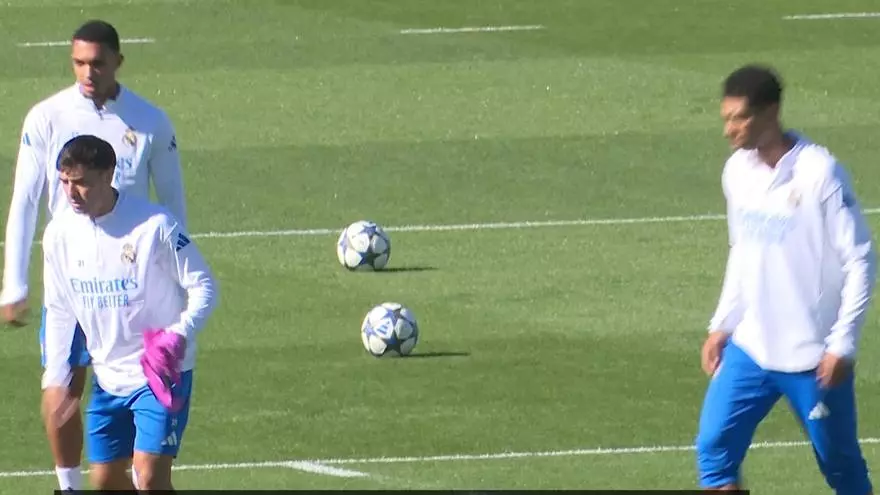 Arne Slot: "Recibiré a Trent con una cálida bienvenida"