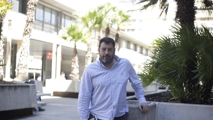 de guionista de 'Aquí no hay quien viva' a escritor superventas: "En las series lo aprendí todo para saber atrapar al lector"