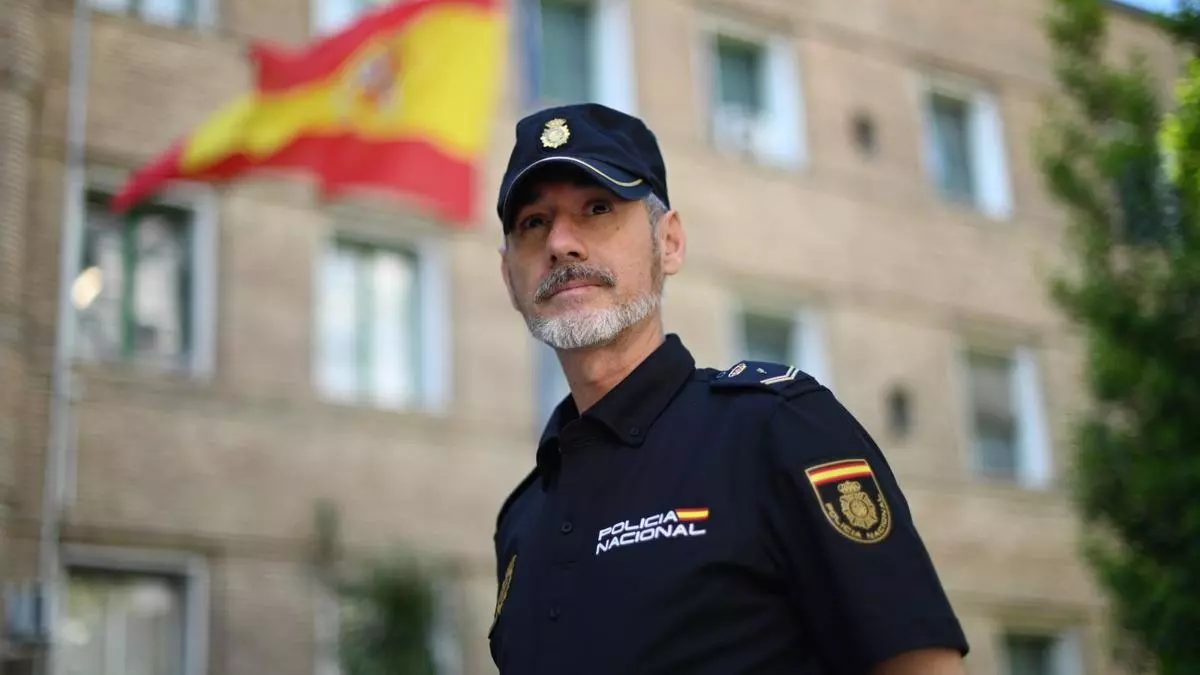 Sergio, el policía zaragocista que vive 'partido a partido' tras vencer a un tumor cerebral: "En los detalles pequeños está la esencia de la vida"