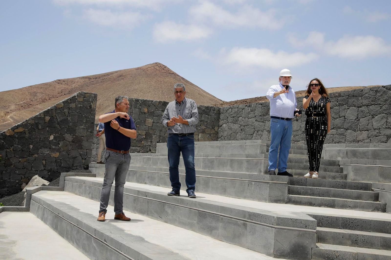 Nuevo Centro Cívico y campo de fútbol de Costa Teguise