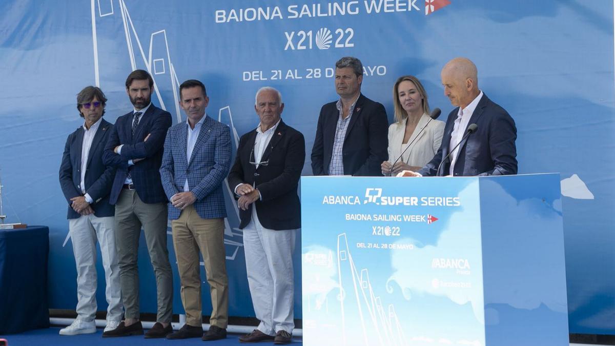 Un momento de la presentación de ayer en Baiona. // RICARDO GROBAS