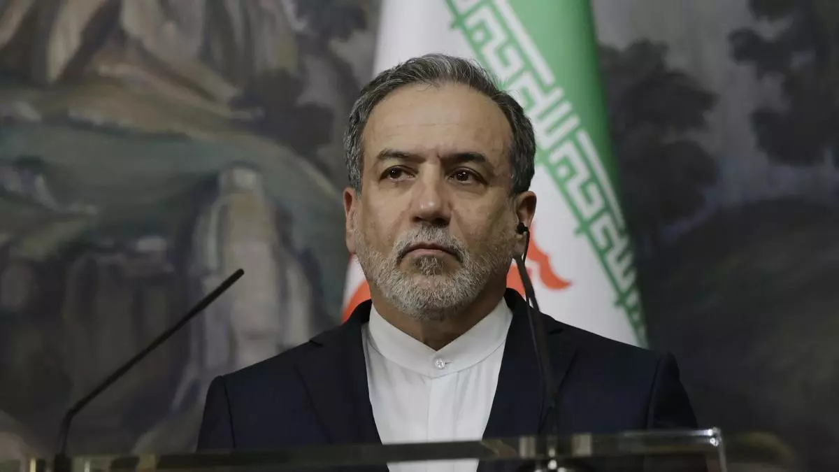 El ministro de exteriores iraní acusa a EE.UU. de "traicionar la diplomacia" y de cruzar "todas las líneas rojas"