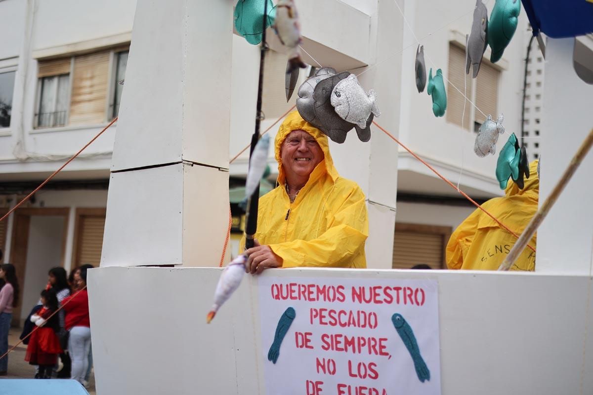 Búscate en las imágenes de la rúa de Carnaval de Ibiza