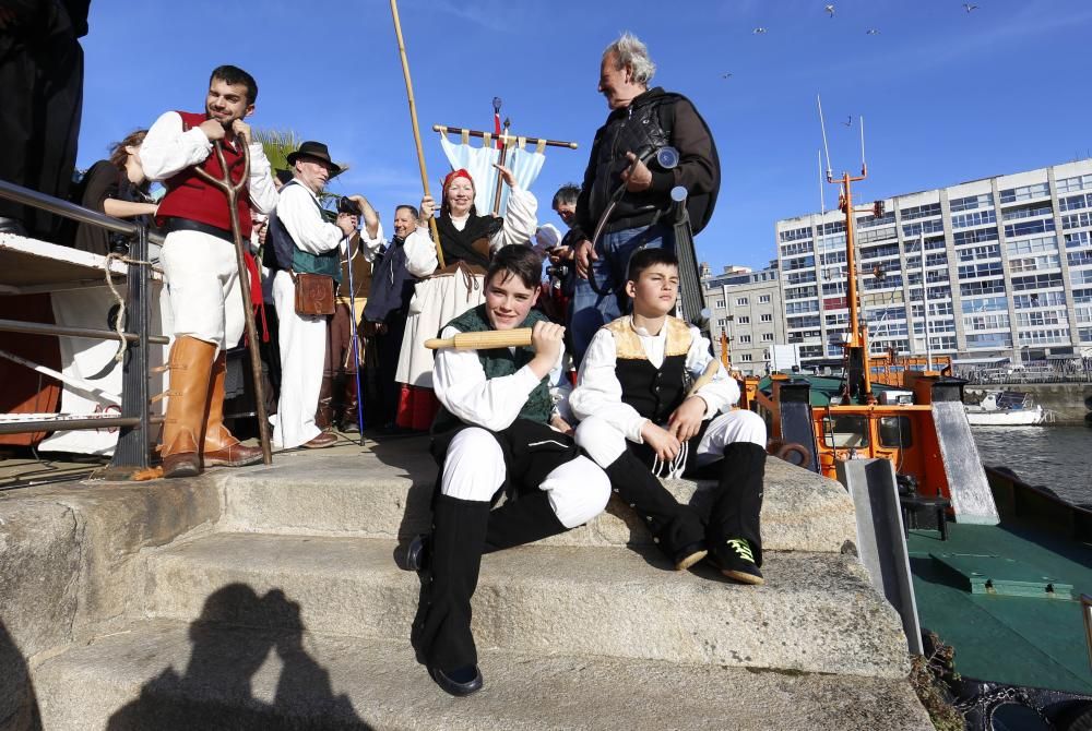 La representación de la Reconquista de Vigo vuelve a abarrotar las calles del Casco Vello de miles de vigueses