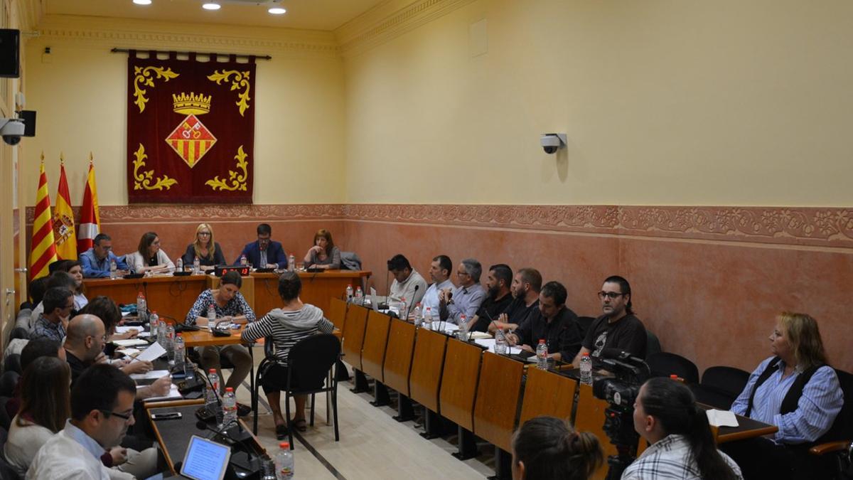 Sesión extraordinaria celebrada el pasado jueves en la sala de plenos del Ayuntamiento de Rubí