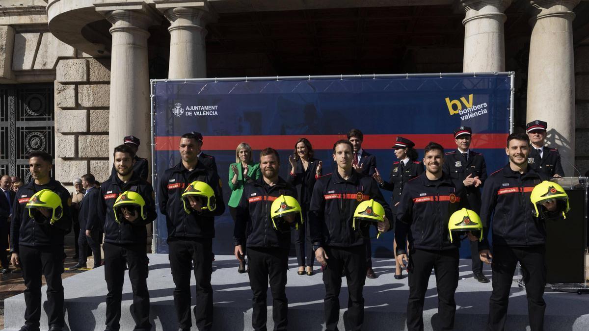 Incorporación de bomberos en València.