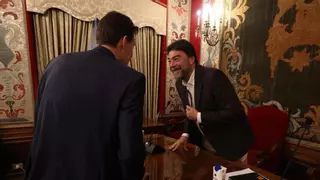 Barcala toma el control de las negociaciones con Vox en Alicante y aplaza el futuro del edil Toni Gallego
