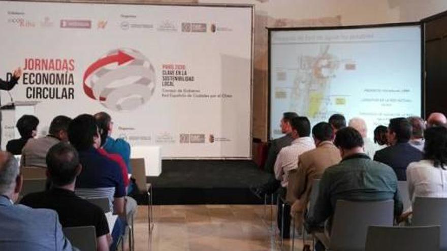 Las jornadas sobre economía circular sirvió para que Riba-roja presentara dos de sus proyectos.