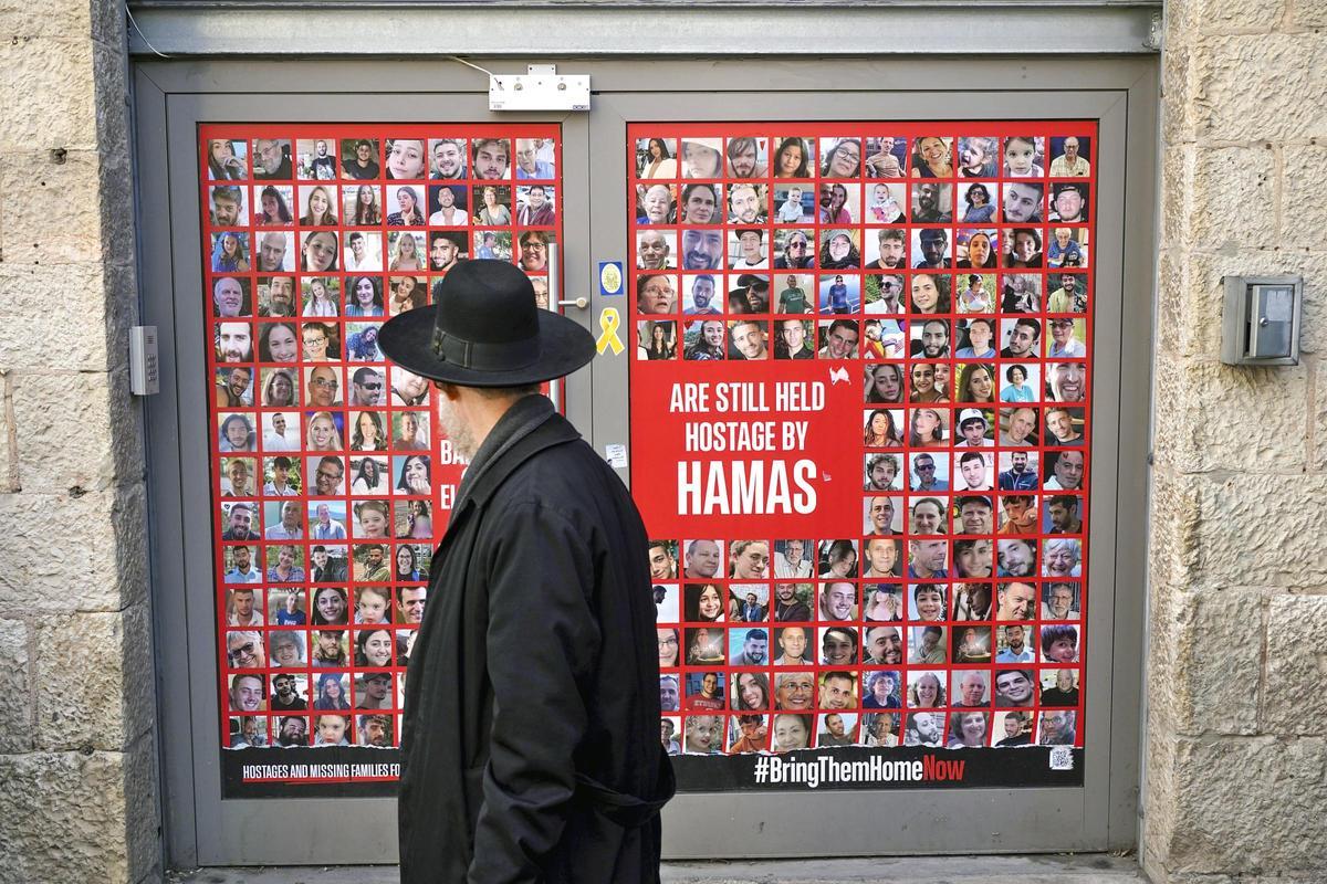 Las familias de rehenes acogen con "alegría y alivio" el acuerdo de alto el fuego en Gaza