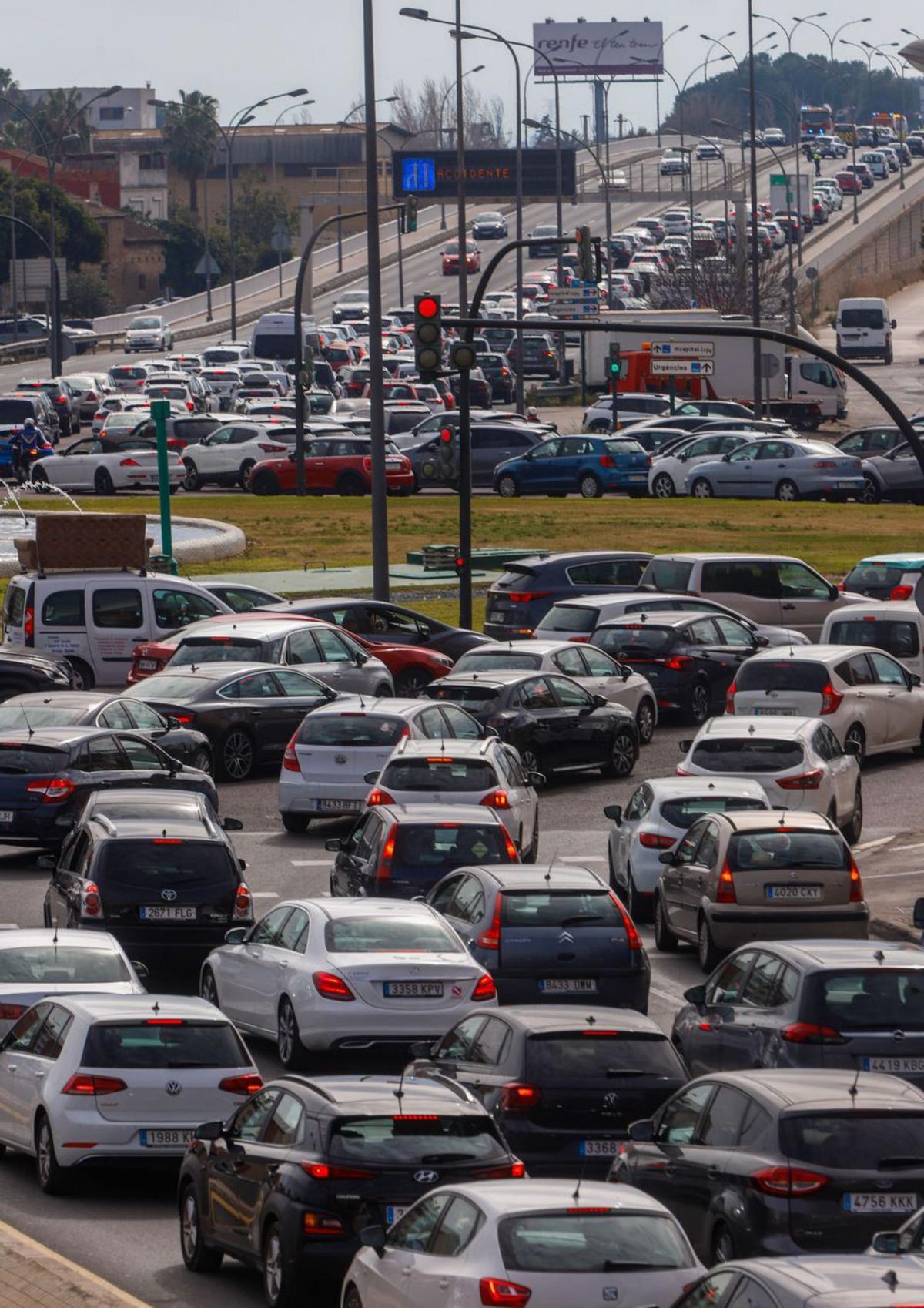 Los medios de transporte son uno de los focos de discusiones.  | EDUARDO RIPOLL